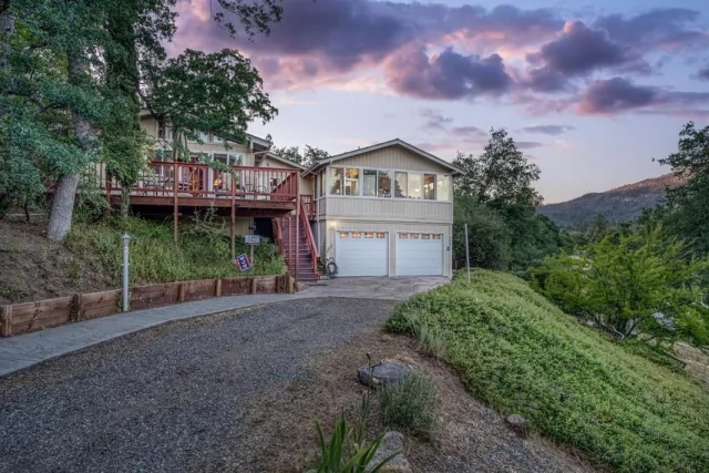 A Bed of Roses. Located 10 miles away from Yosemite National Park

https://www.365sol.com/property/3953

#serrianevadamountains #mountains #vacationrental #travelphotography #travel #explorepage